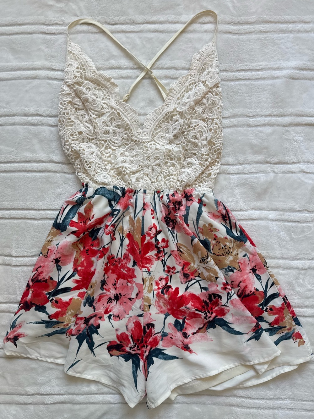 Francesca’s Lace Floral Romper Cream pink Red Floral backless spaghetti straps